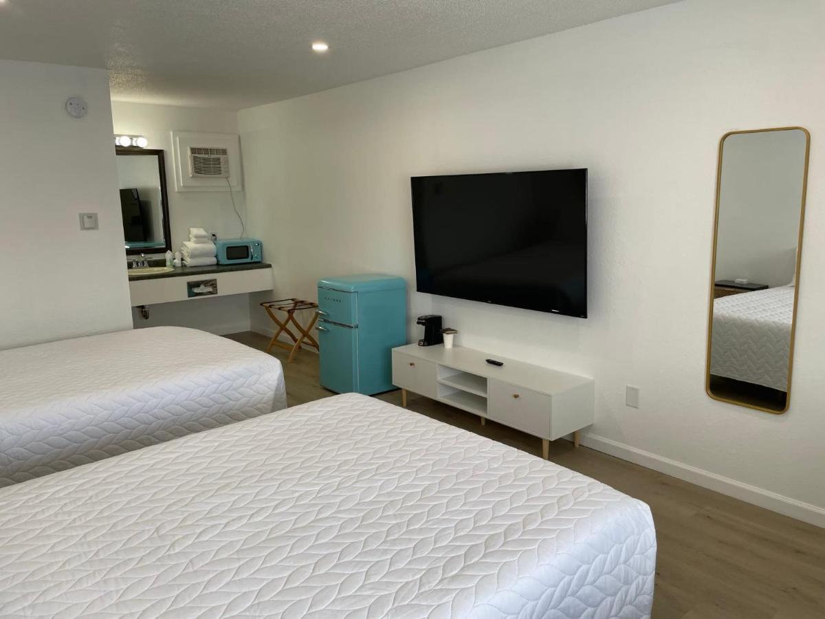 Poolside Double Rooms Lake City Exteriör bild